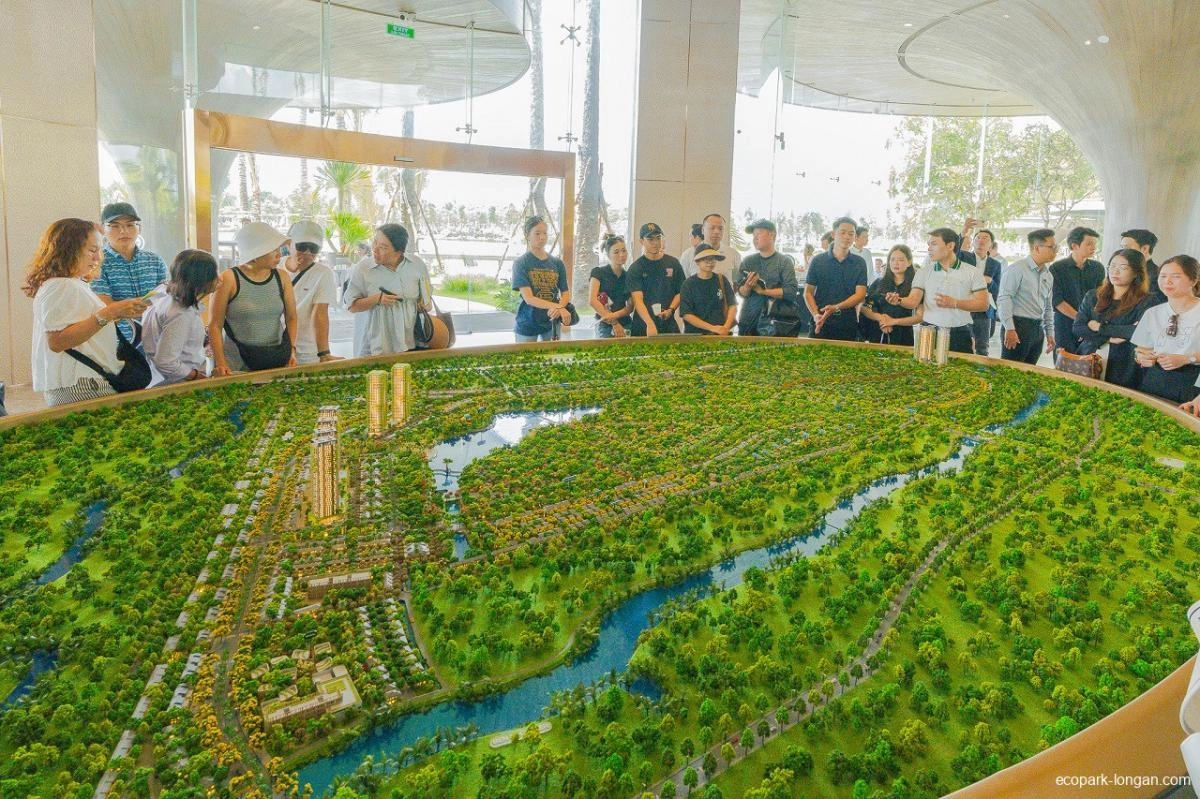 Toàn cảnh đoạn vành đai 3 qua Long An cũ: Đường đang trải nhựa, sắp thông xe